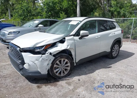 2022 Toyota Corolla Cross Le z USA, uszkodzony, nr VIN 7MUCAAAG9NV019636